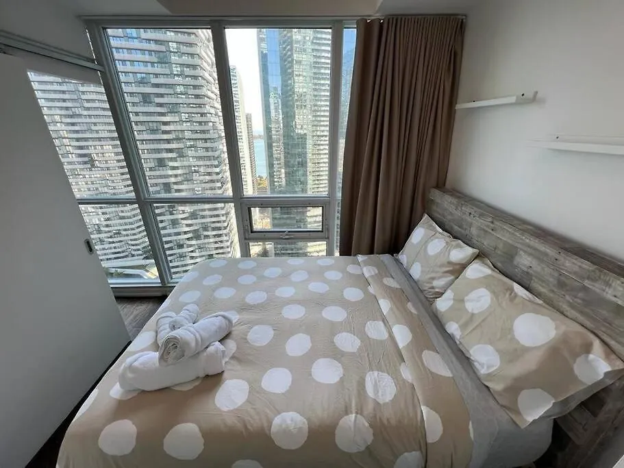Apartamento 2-Bdrm And 1 Den 3 Bed Condo With 2 Bath - Walking Distance To Scotiabank Arena, Cn Tower, Union Station, Ripleys With Free Parking Toronto Canadá