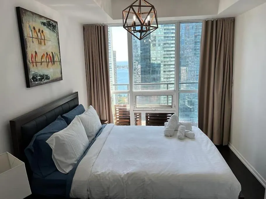 अपार्टमेंट 2-Bdrm And 1 Den 3 Bed Condo With 2 Bath - Walking Distance To Scotiabank Arena, Cn Tower, Union Station, Ripleys With Free Parking